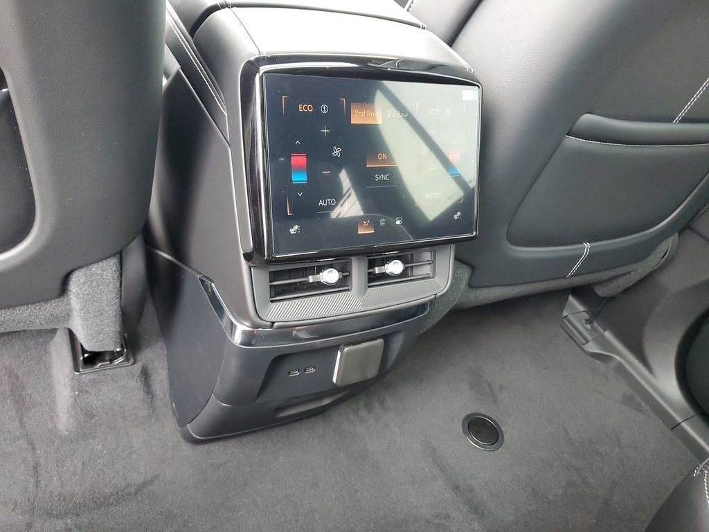 New 2026 Cadillac Vistiq Platinum image 21