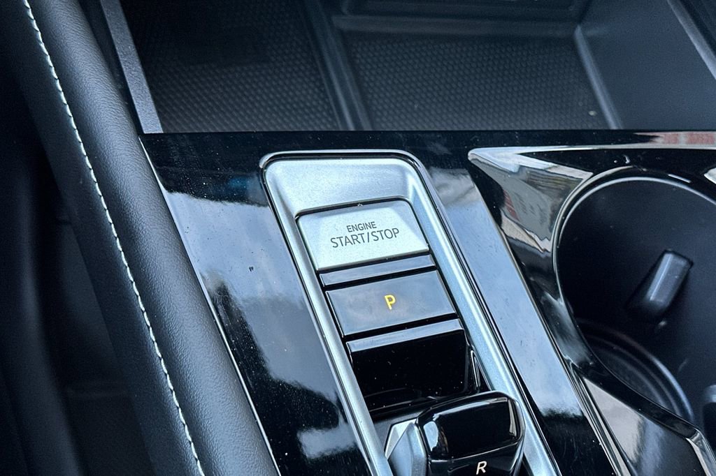 Used 2024 Volkswagen Atlas Cross Sport SE image 23