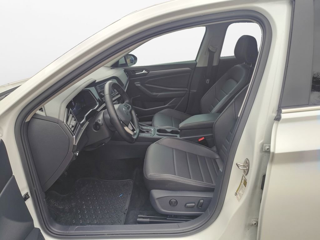 Used 2023 Volkswagen Jetta SE w/ Panoramic Sunroof Package image 19