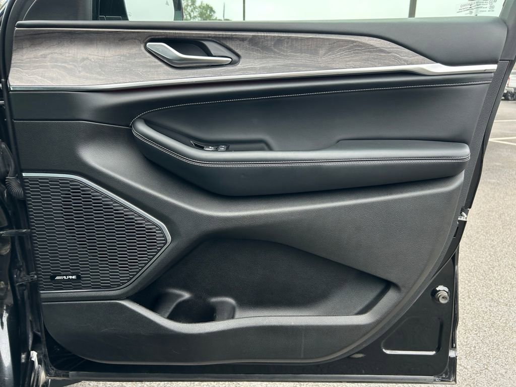 Used 2022 Jeep Grand Cherokee Overland image 26