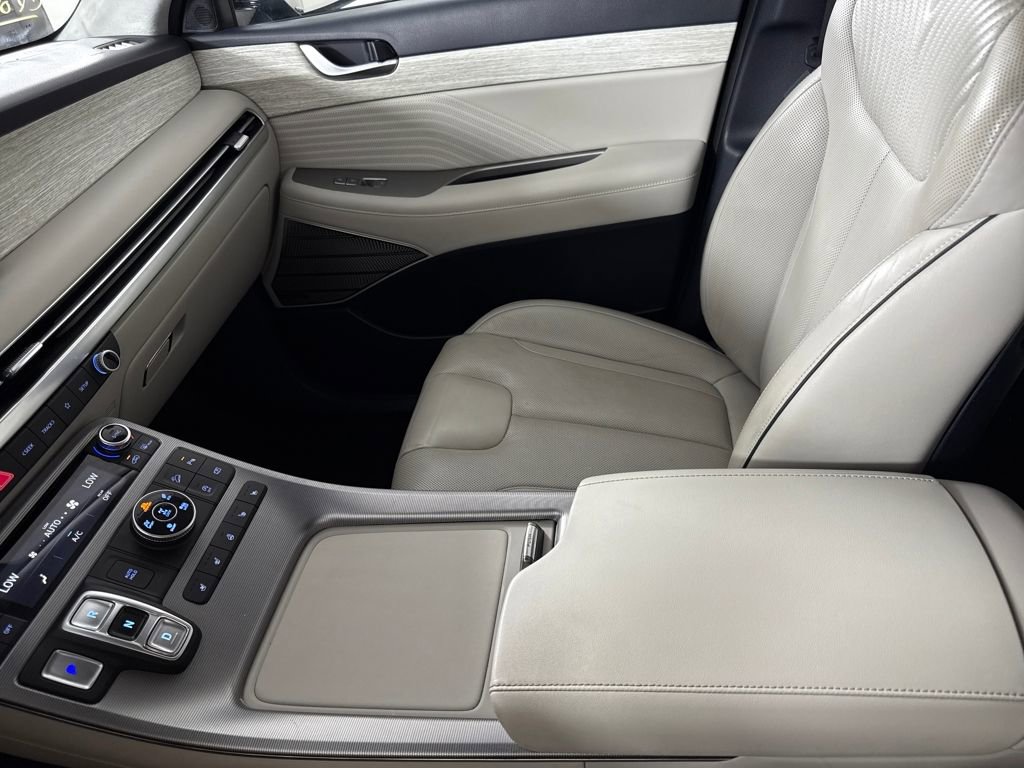 Used 2023 Hyundai Palisade Calligraphy image 20