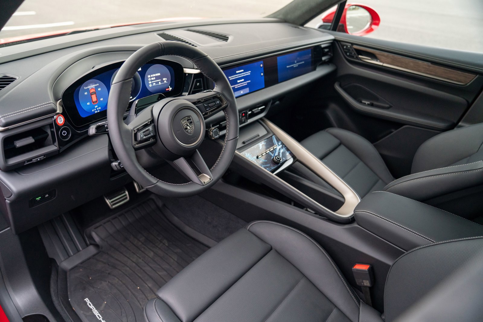 New 2026 Porsche Macan Turbo Electric image 4