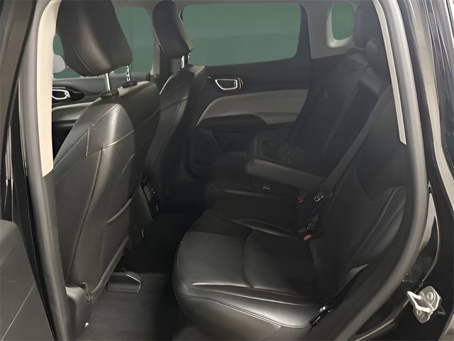 Used 2022 Jeep Compass Limited image 10