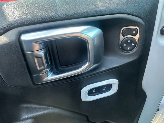 Used 2023 Jeep Wrangler Sport S image 27