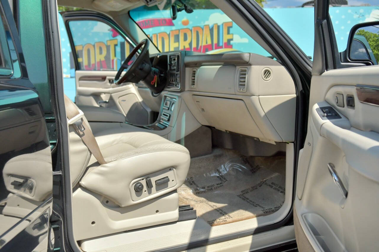 Used 2002 Cadillac Escalade AWD image 36