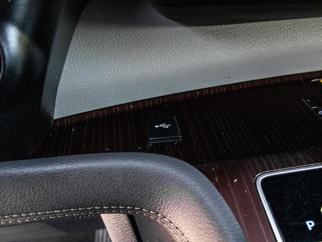 Certified 2024 Toyota Sienna LE w/ LE Plus Package FWD image 27