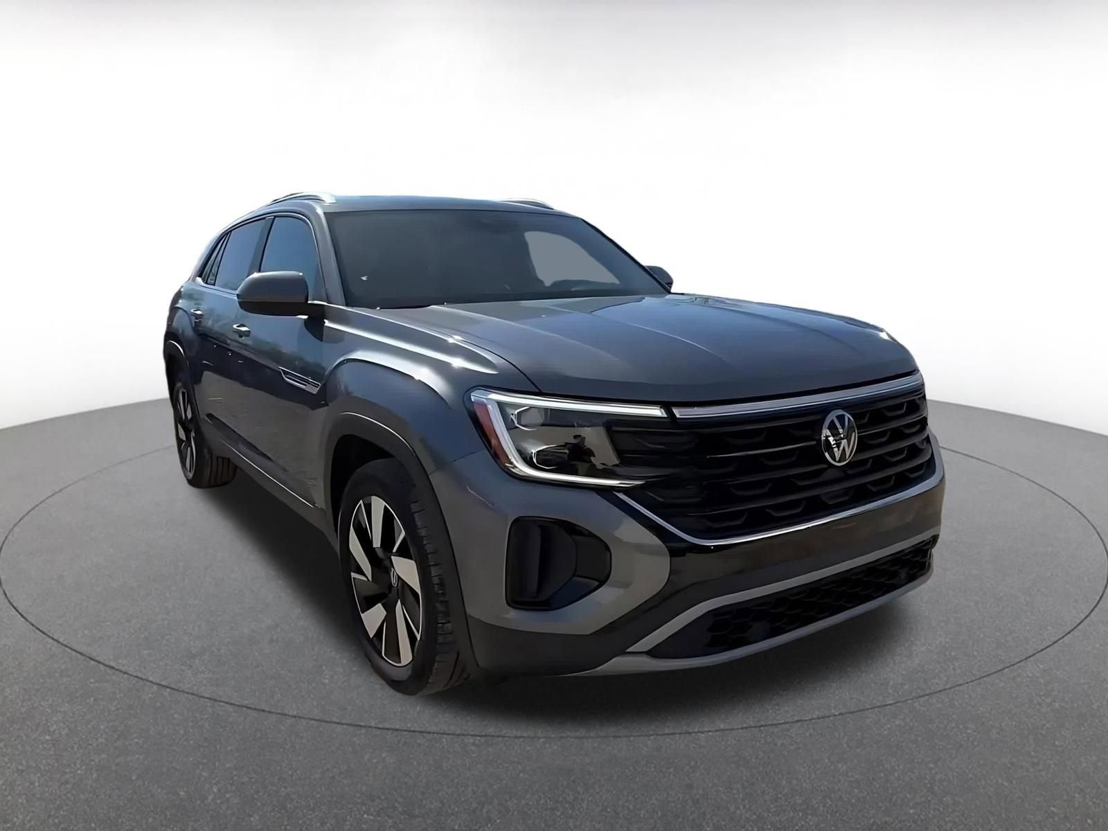 Used 2025 Volkswagen Atlas Cross Sport SE image 3