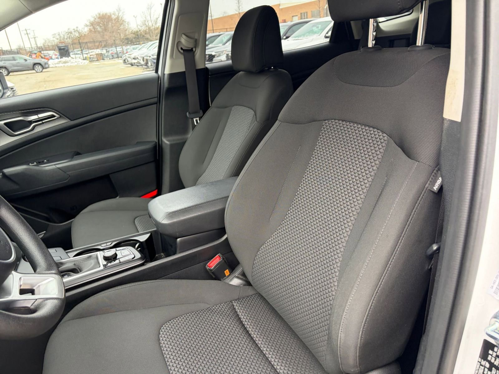 Used 2025 Kia Sportage LX image 34