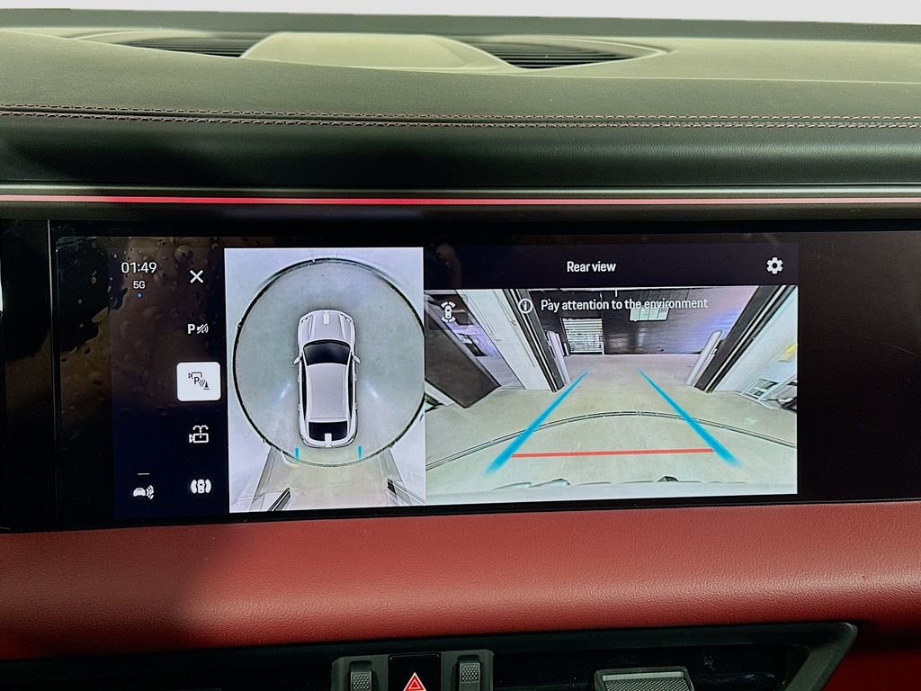 Certified 2025 Porsche Macan Electric image 17