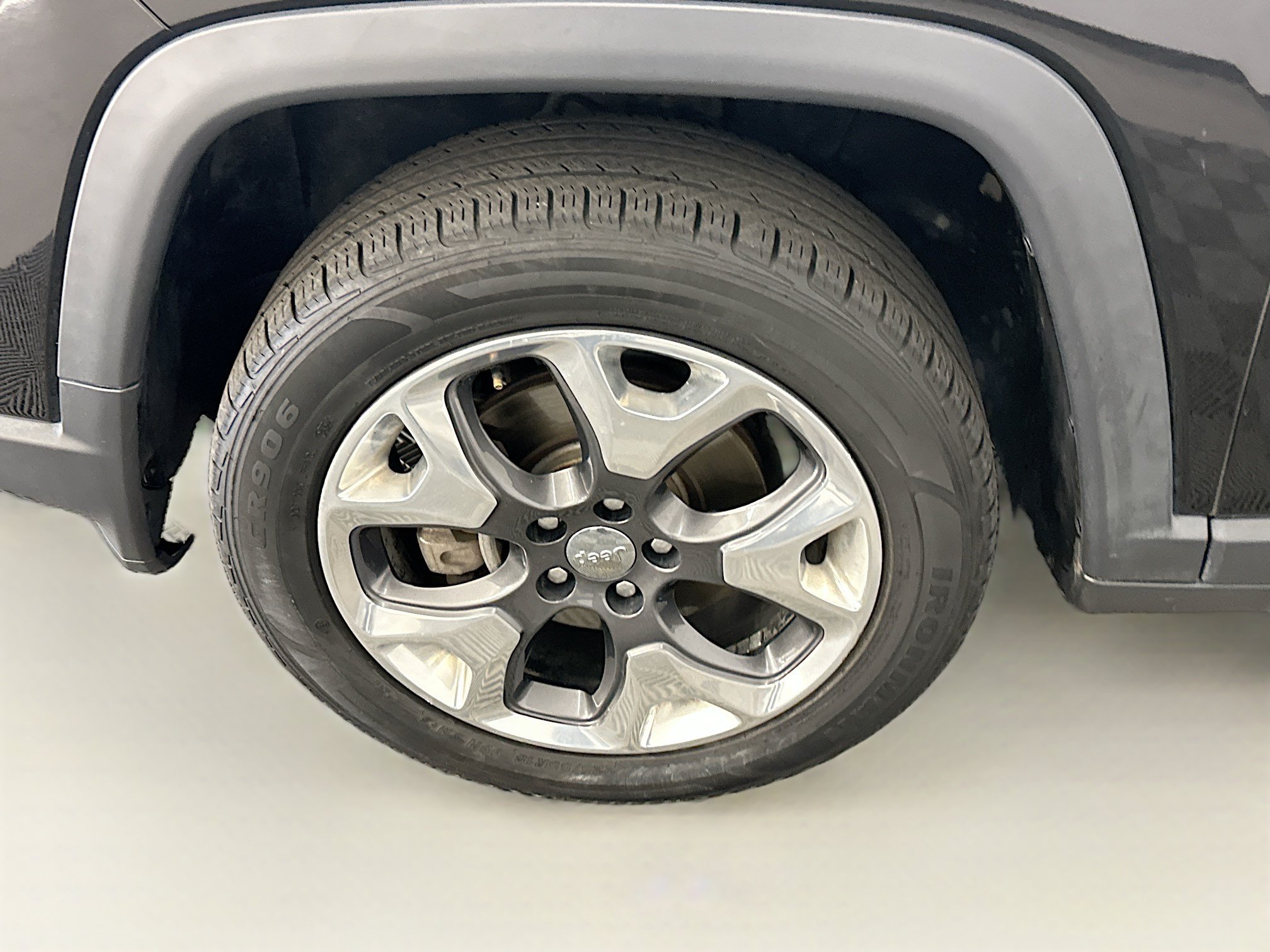 Used 2018 Jeep Compass Limited AWD/4WD image 11