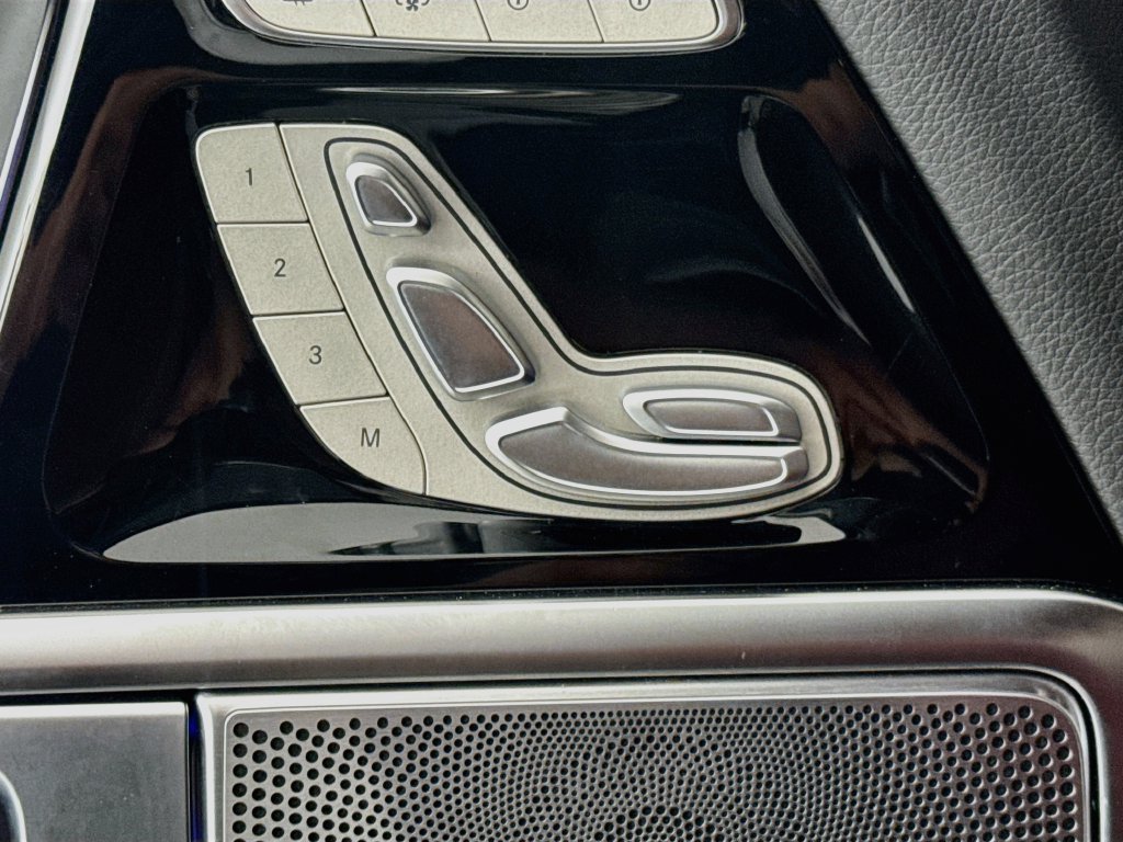 Used 2025 Mercedes-Benz G 550 image 21