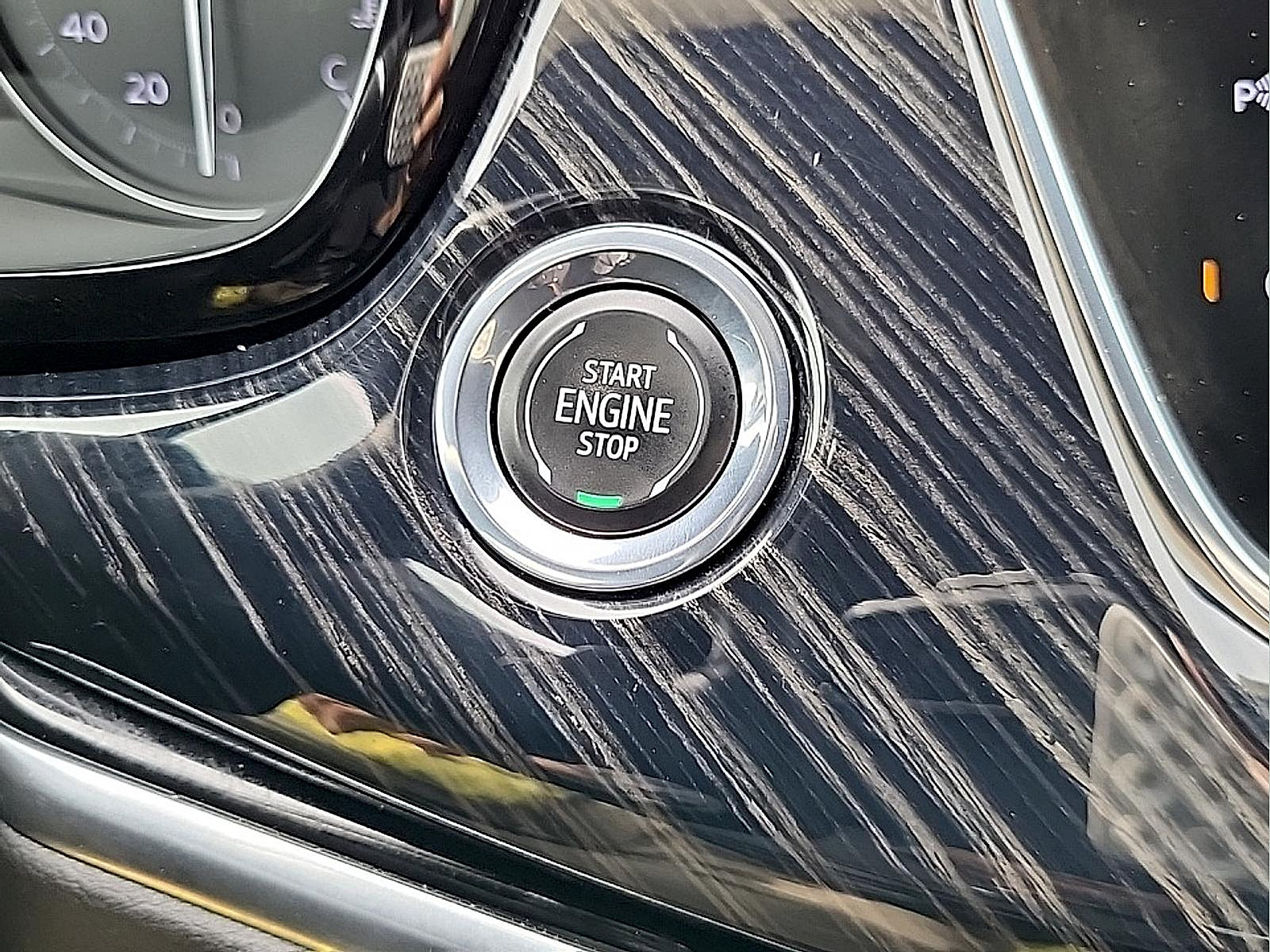 Certified 2024 Cadillac XT6 Premium Luxury w/ Technology Package AWD/4WD image 28