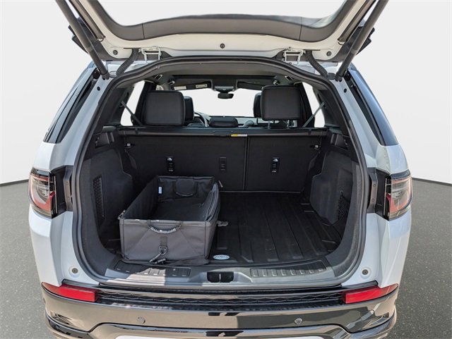 New 2025 Land Rover Discovery Sport Dynamic SE image 5