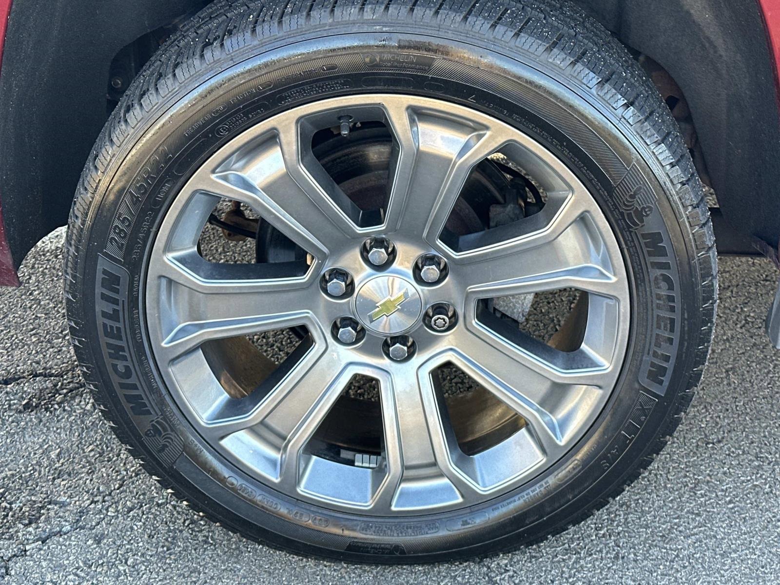 Used 2016 Chevrolet Suburban LT w/ Luxury Package image 28