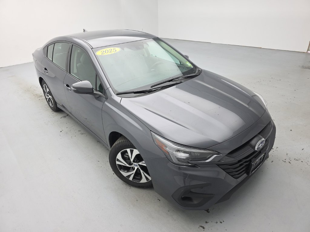Used 2025 Subaru Legacy Premium AWD/4WD image 2