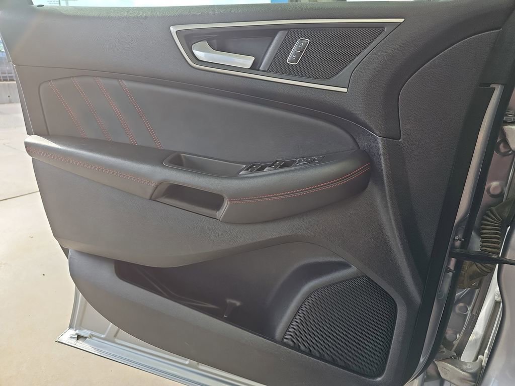 Used 2021 Ford Edge ST-Line FWD image 27