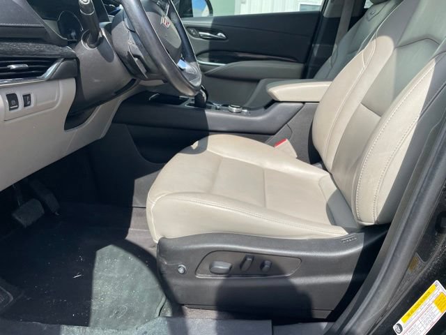 Used 2022 Cadillac XT4 Premium Luxury w/ Safety Alert Package AWD/4WD image 2
