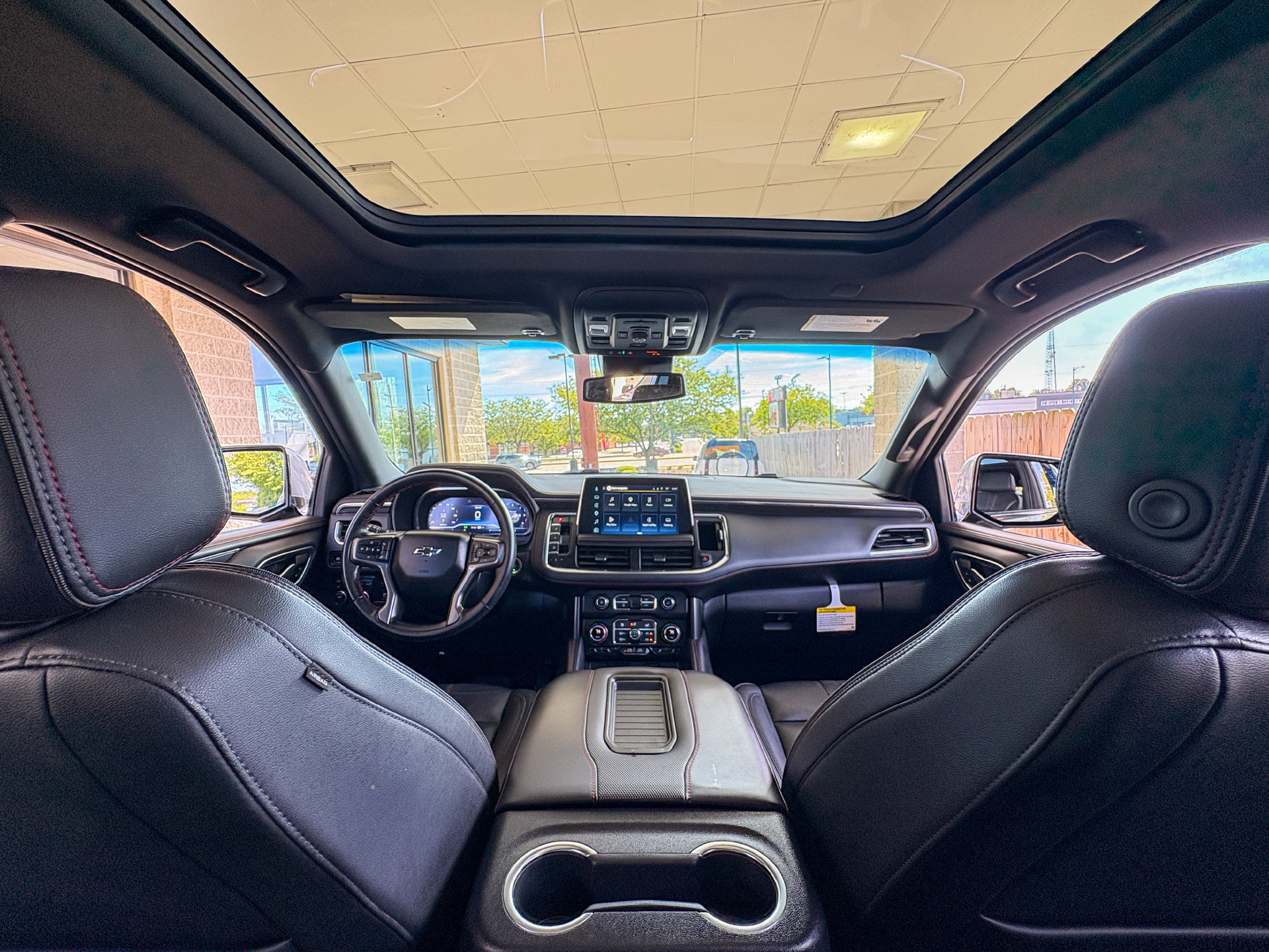 Used 2024 Chevrolet Tahoe RST w/ Luxury Package AWD/4WD image 2