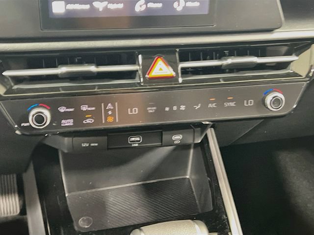 New 2026 Kia Niro LX FWD image 15