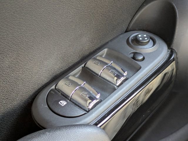 Used 2022 MINI Cooper S image 25