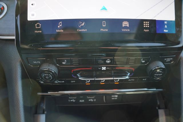 New 2025 Jeep Grand Cherokee Limited w/ Trailer Tow Package image 16