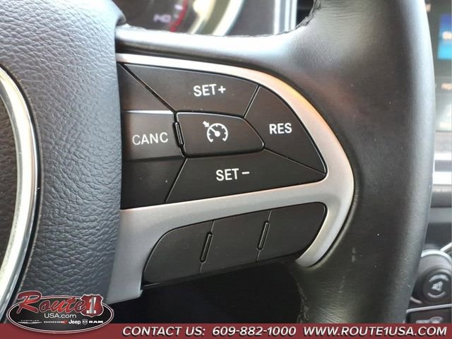 Used 2015 Dodge Charger SXT image 18