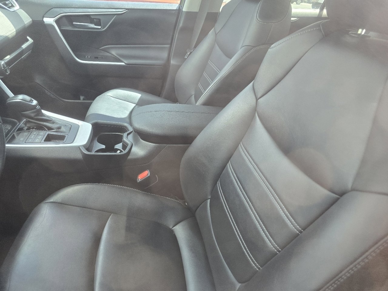 Certified 2020 Toyota RAV4 XLE Premium AWD/4WD image 23