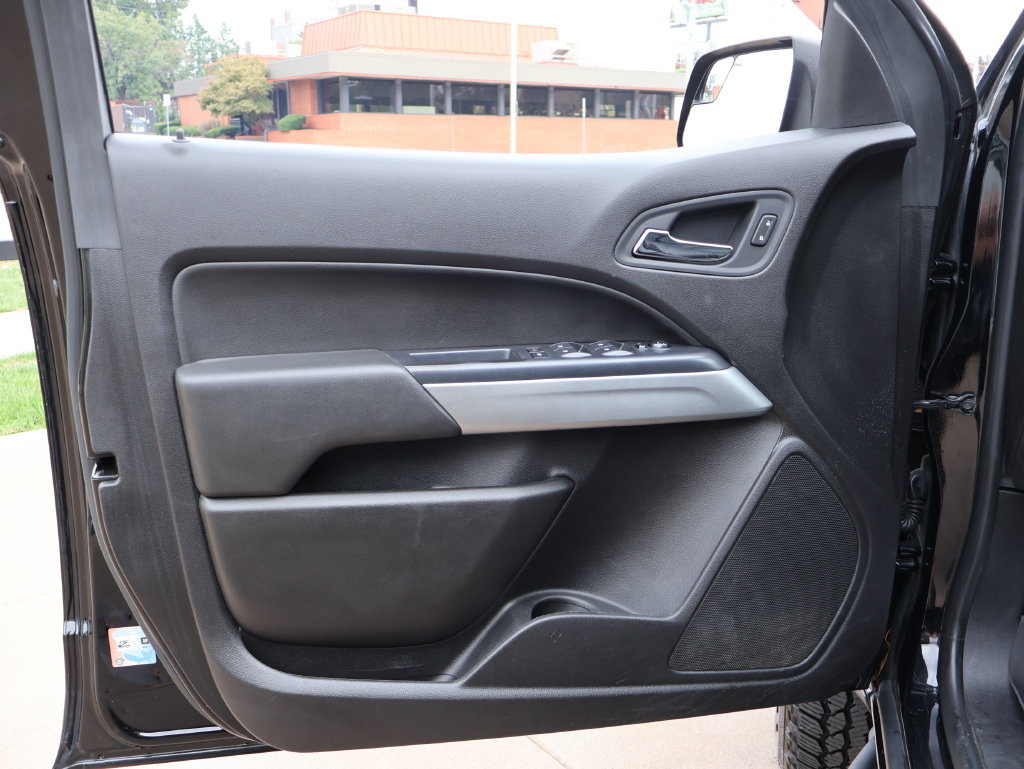 Certified 2019 Chevrolet Colorado ZR2 w/ ZR2 Midnight Special Edition AWD/4WD image 36