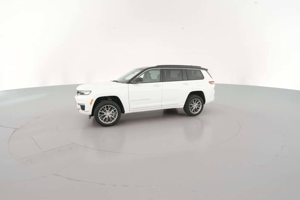 New 2025 Jeep Grand Cherokee L Summit w/ Luxury Tech Group V image 5