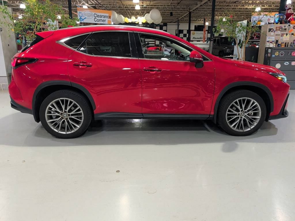 Used 2024 Lexus NX 350h AWD w/ Vision Package image 9