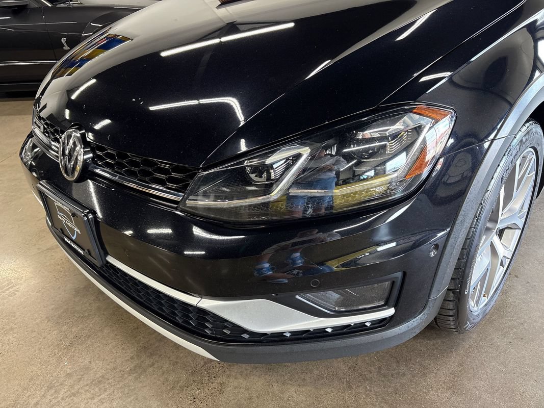 Used 2018 Volkswagen Golf Alltrack SEL AWD/4WD image 17