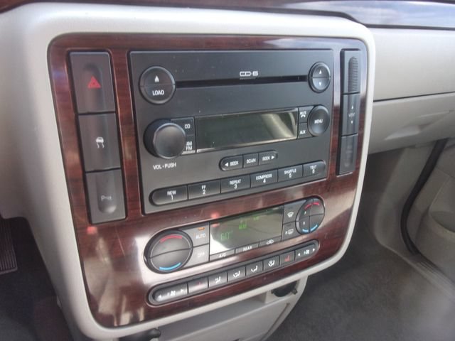 Used 2006 Ford Freestar Limited FWD image 18
