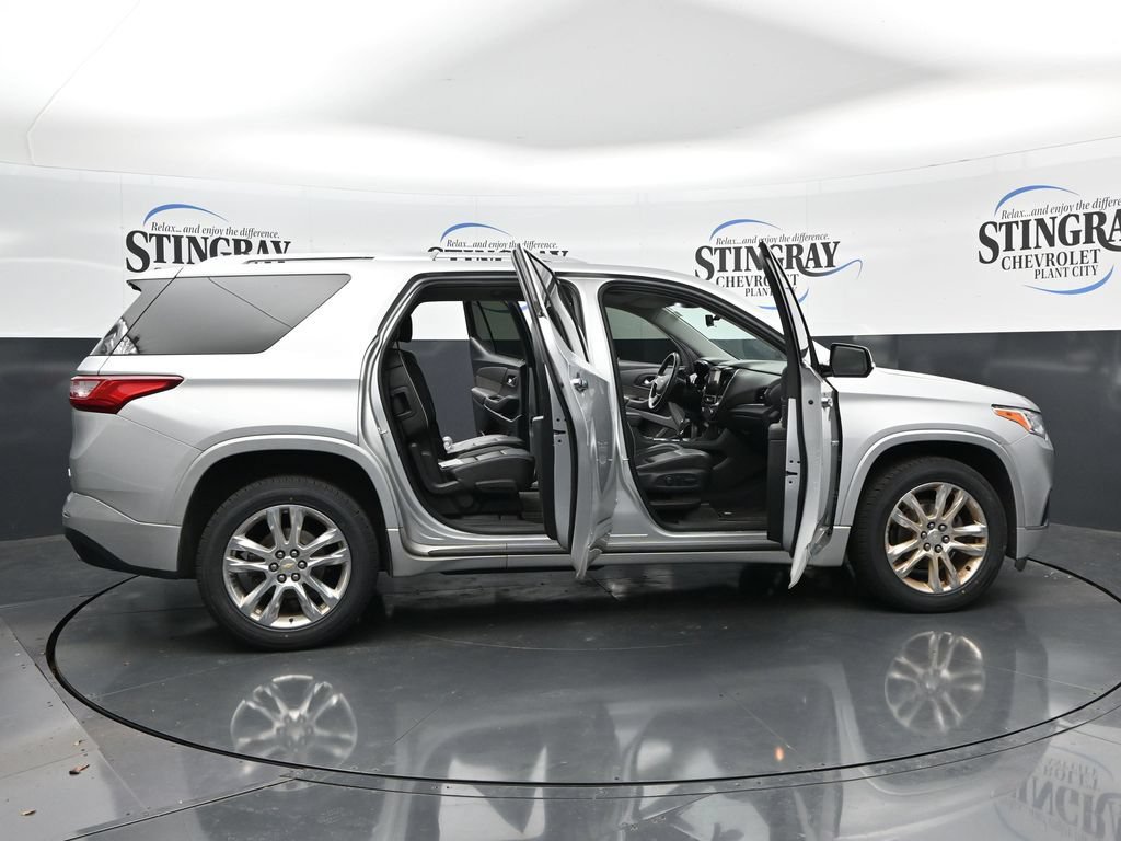 Used 2020 Chevrolet Traverse High Country w/ LPO, Floor Liner Package AWD/4WD image 36