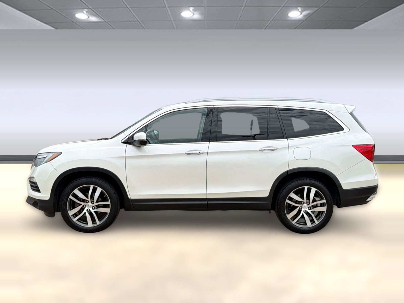 Used 2016 Honda Pilot Elite image 2