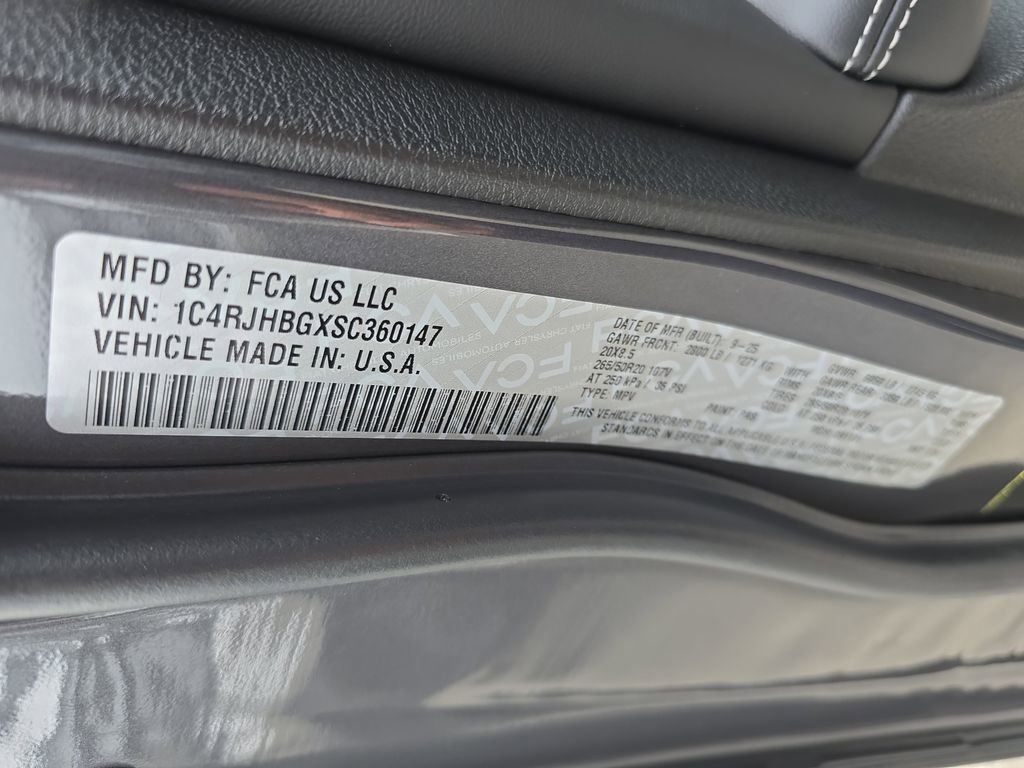 New 2025 Jeep Grand Cherokee Limited w/ Black Appearance Package image 36