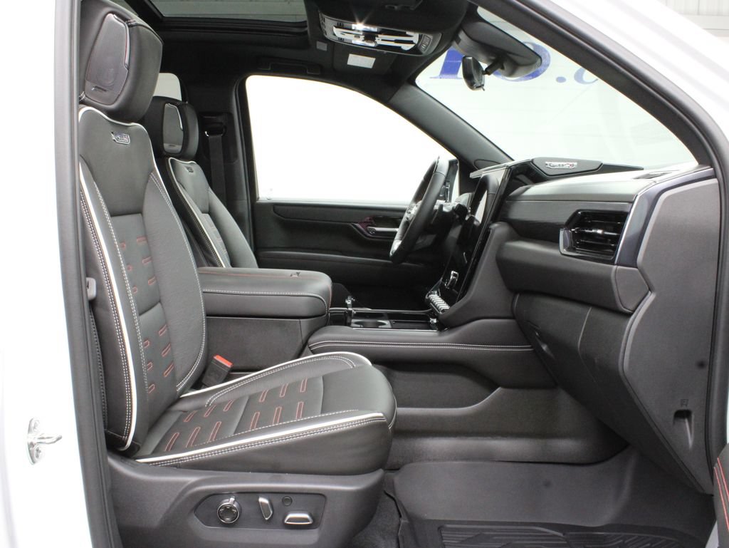 Used 2026 GMC Yukon AT4 Ultimate w/ LPO, Floor Liner Package AWD/4WD image 43