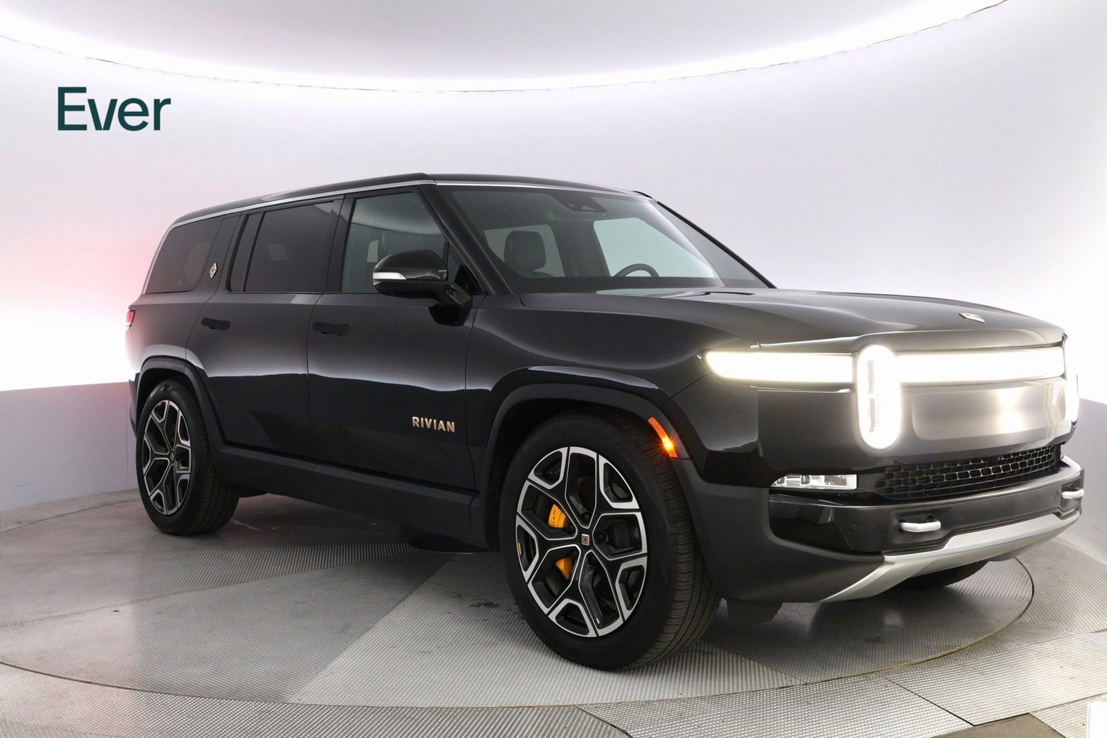 Used 2024 Rivian R1S Adventure image 4