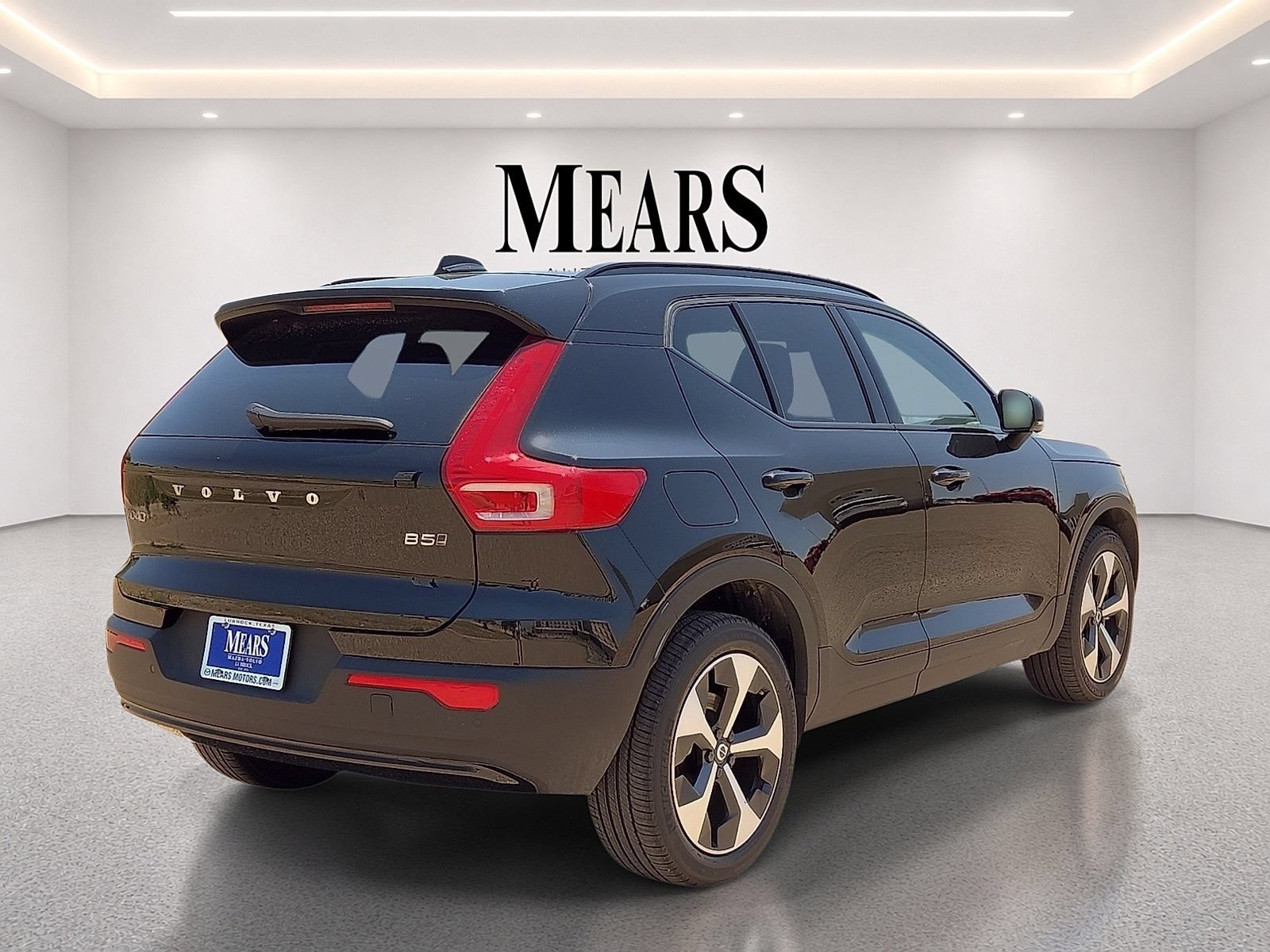 Certified 2026 Volvo XC40 B5 Plus AWD/4WD image 5