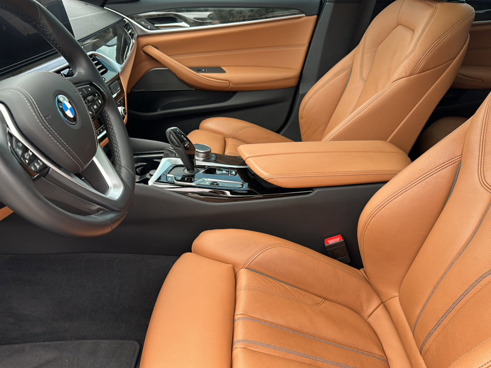 Certified 2023 BMW 530e xDrive w/ Premium Package image 13