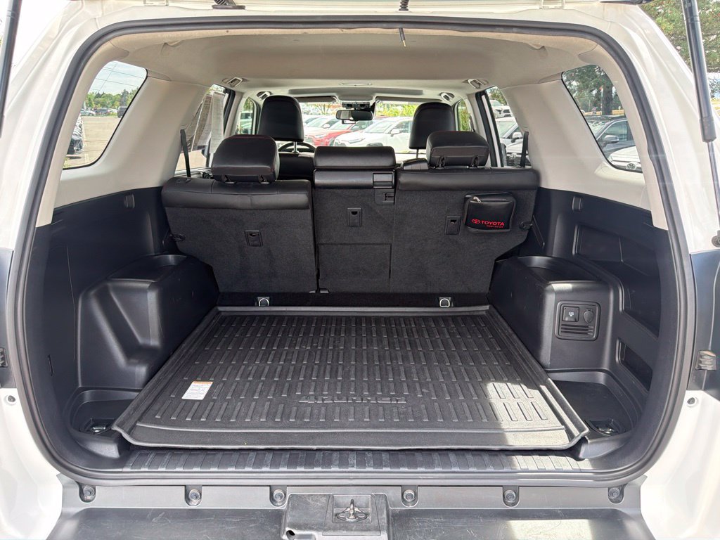 Used 2021 Toyota 4Runner Venture w/ Moonroof Package AWD/4WD image 17
