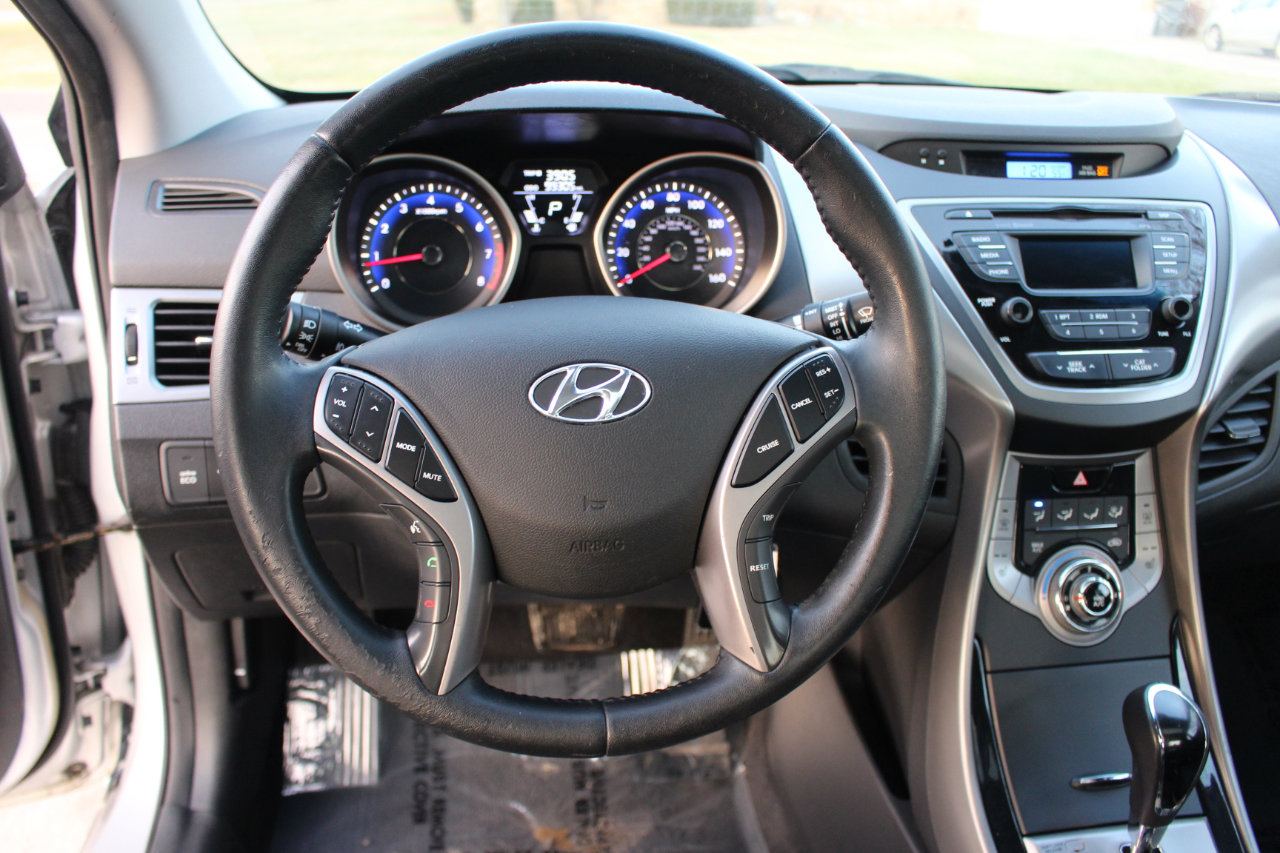 Used 2013 Hyundai Elantra Limited image 20