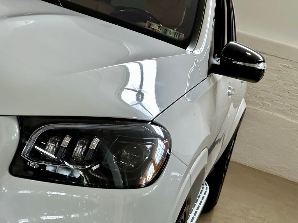 New 2026 Mercedes-Benz GLS 580 4MATIC image 3