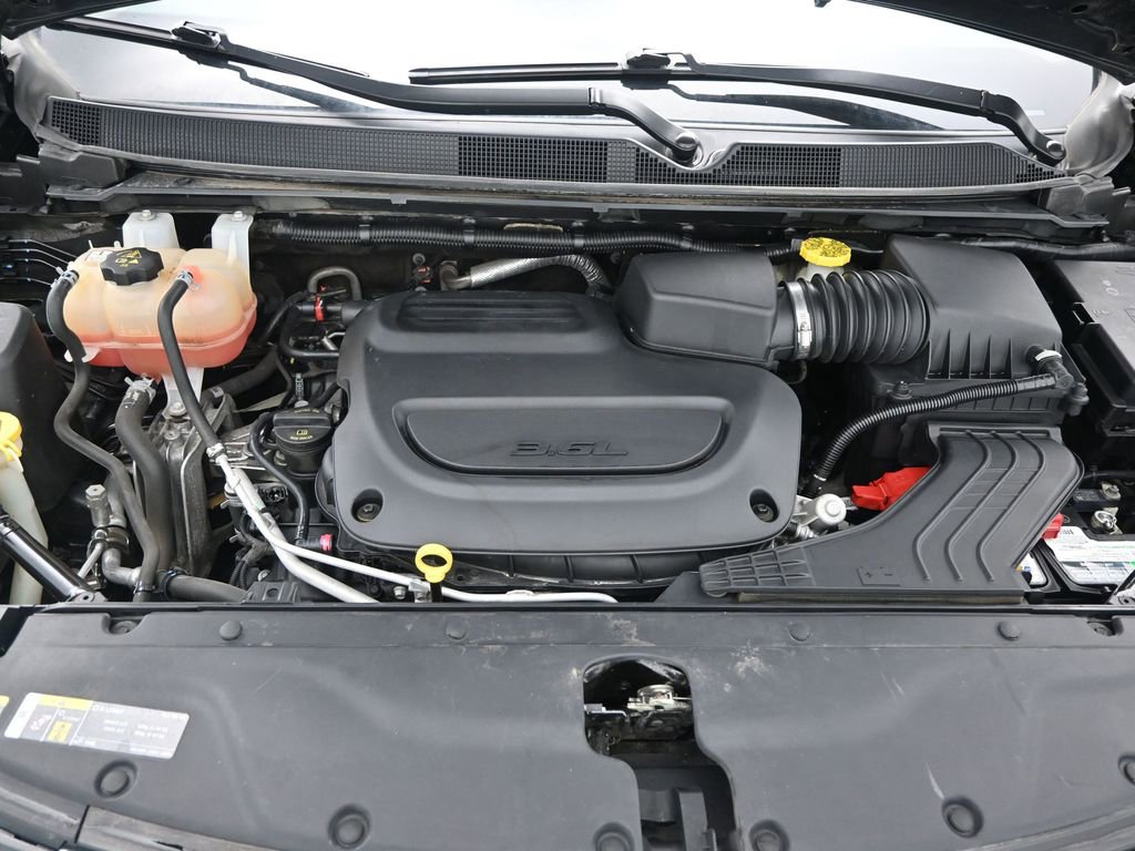 Used 2022 Chrysler Pacifica Touring-L image 12