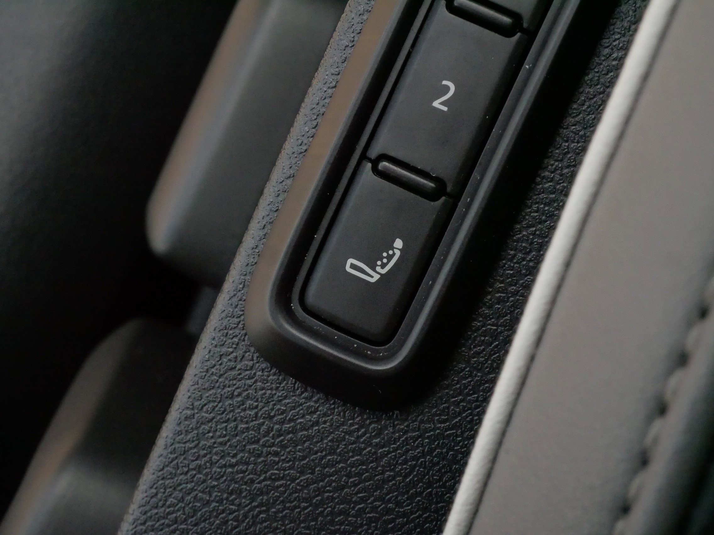 Certified 2023 Volkswagen Arteon SEL Premium image 28