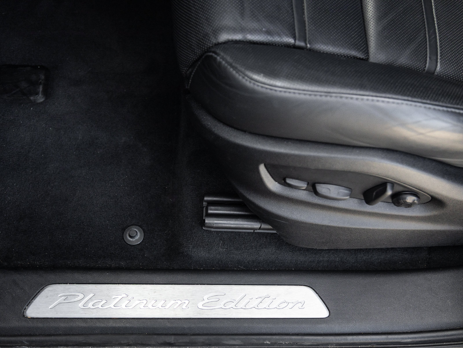 Certified 2023 Porsche Cayenne Platinum Edition AWD/4WD image 21