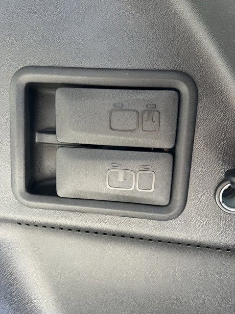 Used 2020 Chevrolet Equinox LT image 42