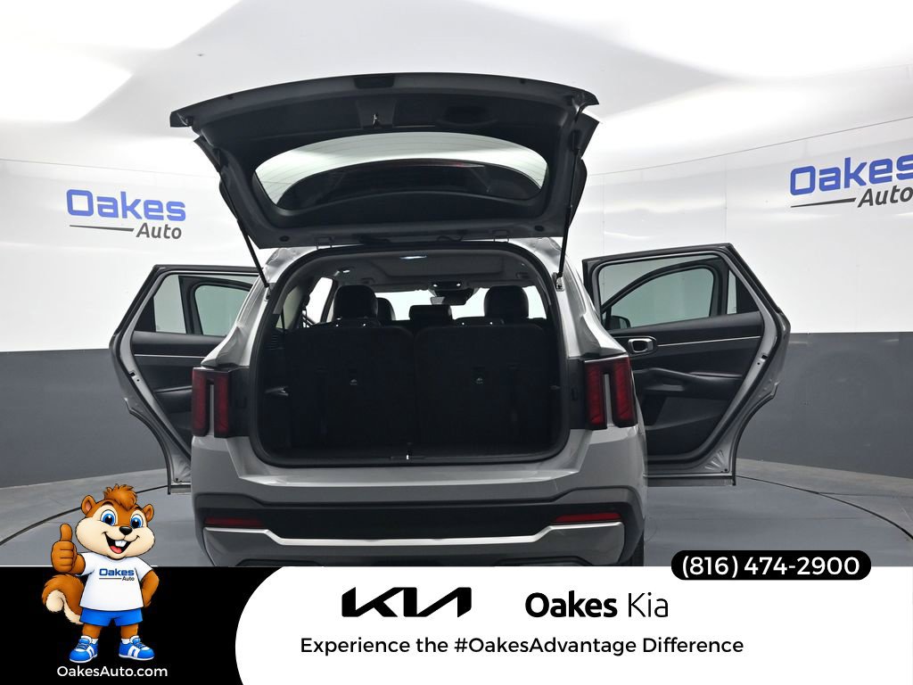 Certified 2026 Kia Sorento S w/ S Panoramic Sunroof Package FWD image 57