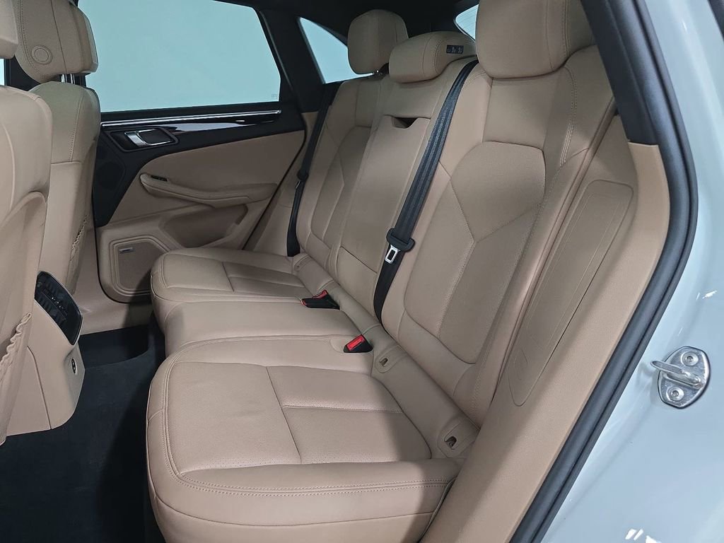 Used 2021 Porsche Macan AWD/4WD image 27