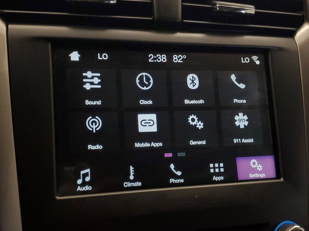 Used 2018 Ford Fusion SE w/ Fusion SE Technology Package FWD image 19