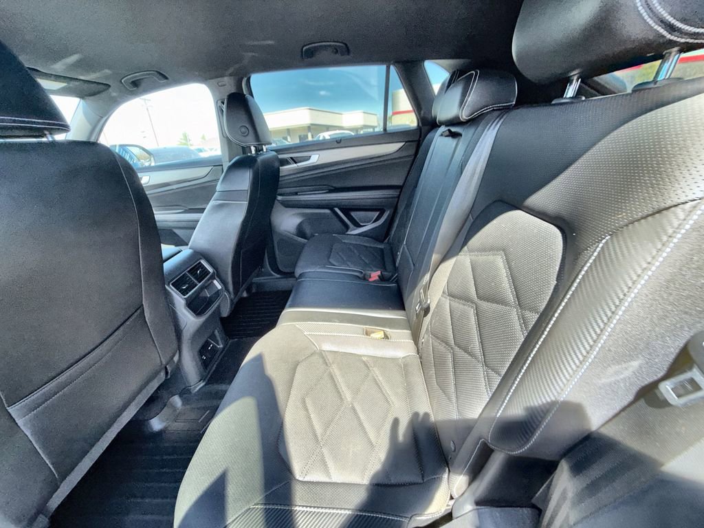 Used 2024 Volkswagen Atlas Cross Sport SE image 14